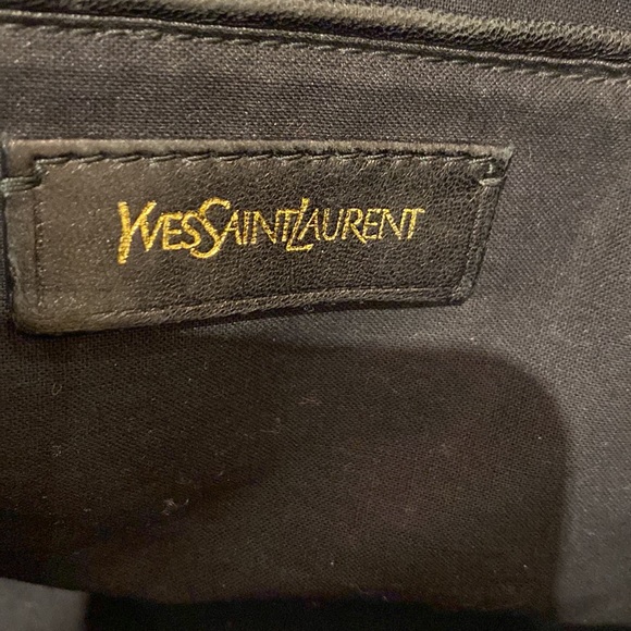 Yves Saint Laurent - Picture 5 of 8